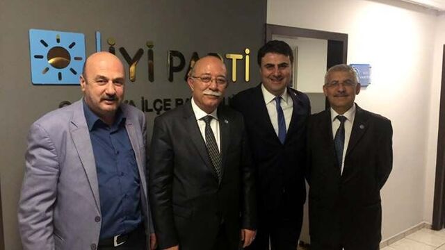 Türkiye Kamu Sen Genel Başkanı İsmail Koncuk, istifa ederek İYİ Parti'ye üye oldu