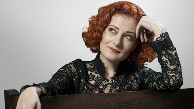 Yine erteledi