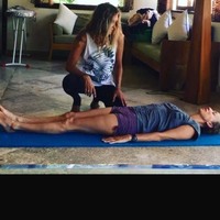 Sosyetenin ünlü ismi saati 10 dolara masaj yapıyor!