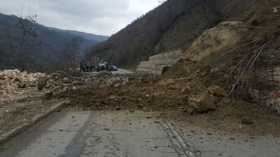 Toprak kayması 7 can aldı