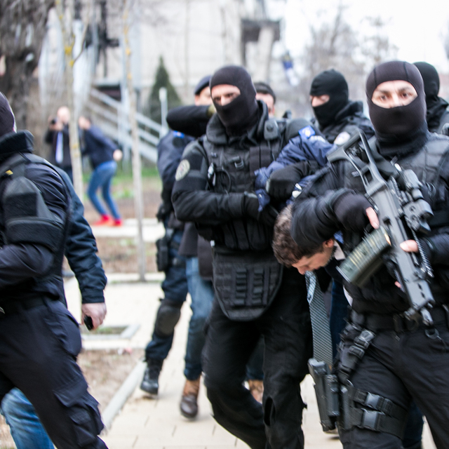 Gerginlik Kosovalı Sırpları harekete geçirdi!