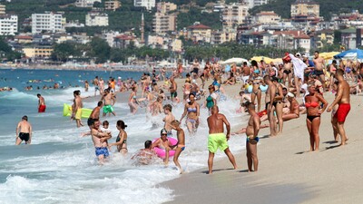 Antalya'yı tercih ediyorlar, yerli dizilerden etkileniyorlar