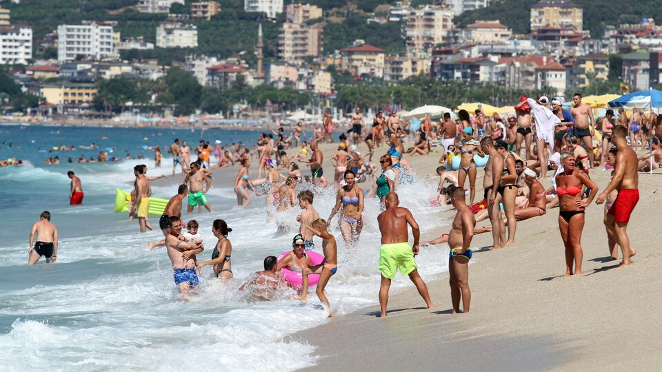 Antalya'yı tercih ediyorlar, yerli dizilerden etkileniyorlar