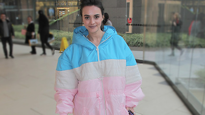 Şık tarzı ile göz doldurdu