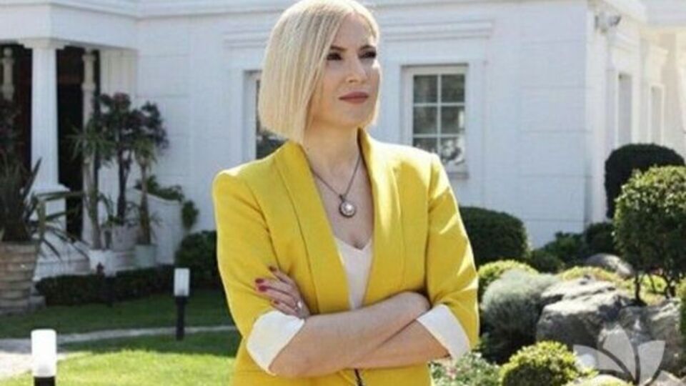 Şebnem Dönmez kimdir?