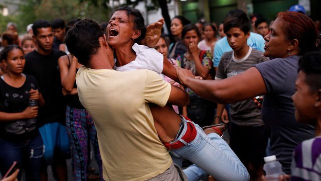 Venezuela'da bir polis karakolunda isyan ve yangın! Ölü ve yaralılar var
