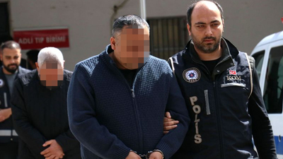 Şeytanın aklına gelmez! Takım elbise giydirip yanına götürdüler