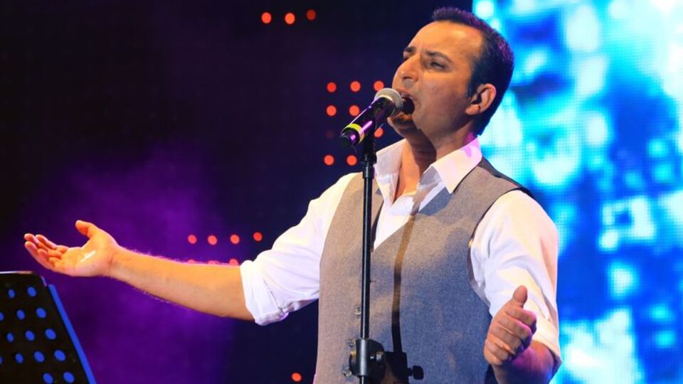 Rafet El Roman kimdir?