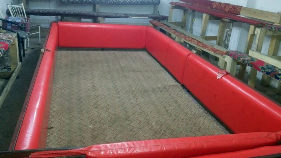 Evin alt katını arenaya çevirmiş!