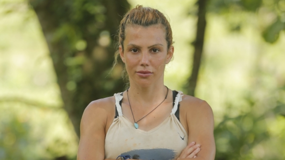 Funda Alkayış kimdir?