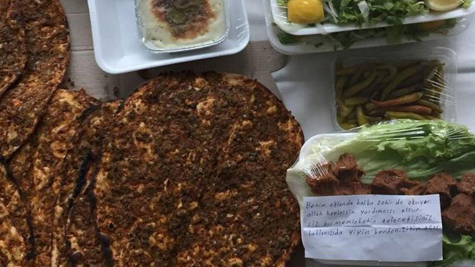 Bunu kimse beklemiyordu! Lahmacuncunun yazdığı not şaşkına çevirdi