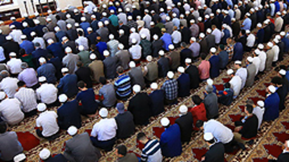 Bursa'da bugün Cuma namazı saat kaçta?