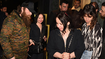 Gizemli erkek arkadaşıyla İstanbul gecelerinde