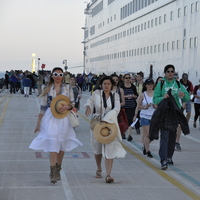 İlk grup geldi! 120 bin kişi de yolda