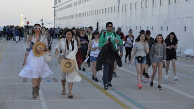 İlk grup geldi! 120 bin kişi de yolda