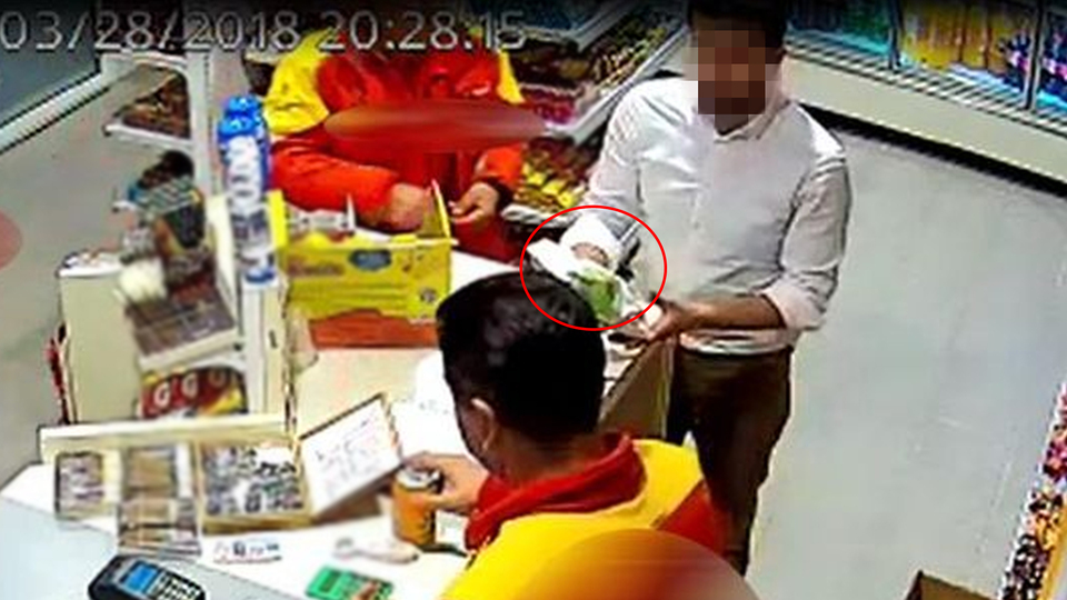 "Bir cips nasıl 3.5 lira olur" dedi, sonrası korkunç! O anlar kamerada