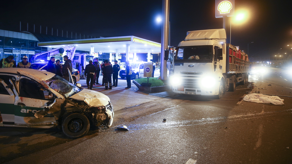 Lastik değiştirirken canından oldu