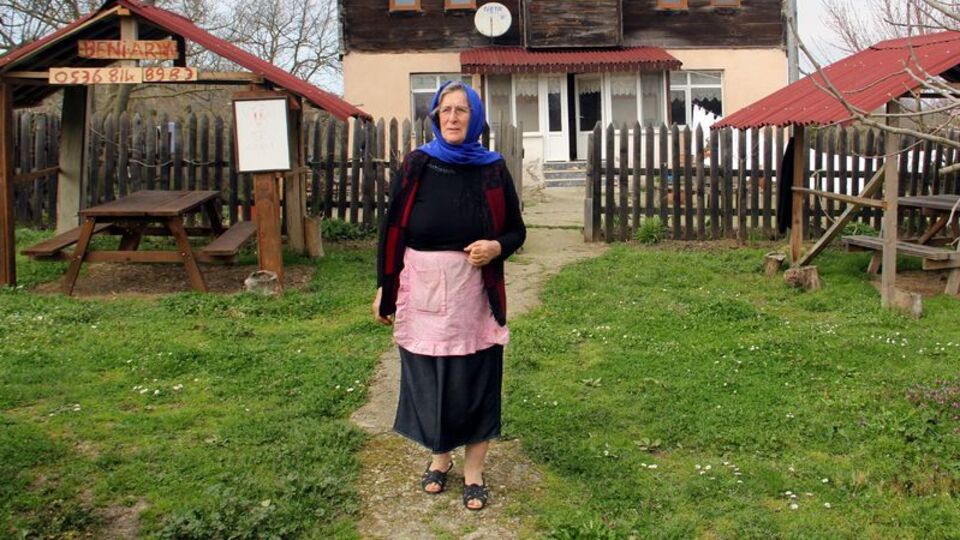 Yetmiş yaşında çalışma azmiyle "örnek kadın" oldu