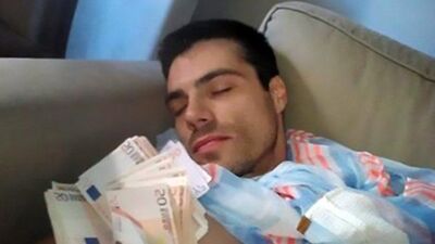 Tinder kralı yakalandı