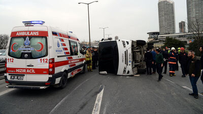 Polisleri taşıyan araç böyle devrilmiş!