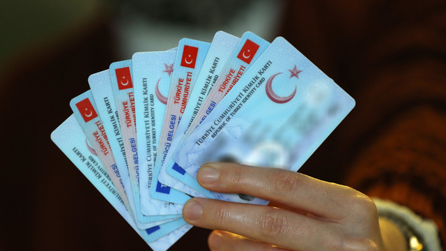 Pasaport, ehliyet ve kimlikte yeni dönem bugün başladı