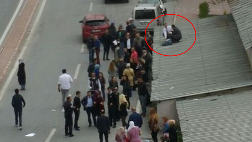 Kayseri'de korkunç kaza! Çatıya uçtu, o anlar kamerada
