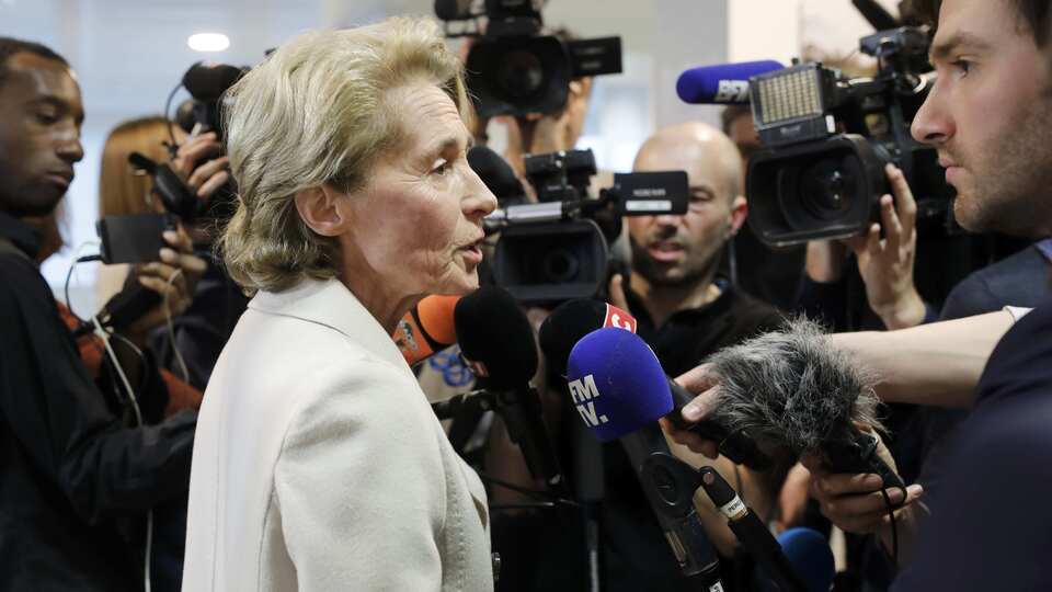 Fransız belediye başkanı şakasından dolayı özür diledi