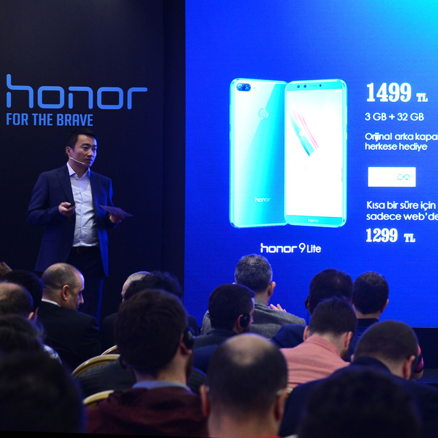 Türkiye'de satışa sunulacak ilk Honor telefonlar tanıtıldı
