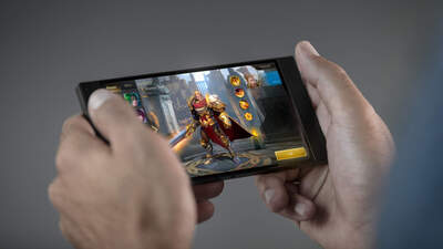 Yeni bir oyun telefonu geliyor! Konsolların tahtını sallayacak!