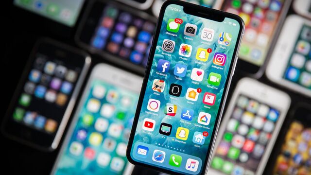 Kavisli iPhone geliyor!