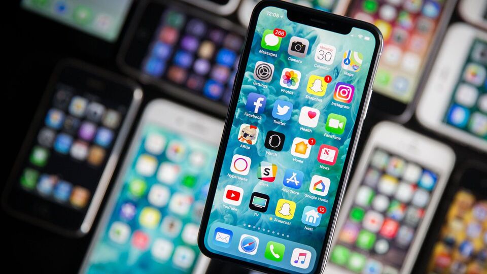 Kavisli iPhone geliyor!