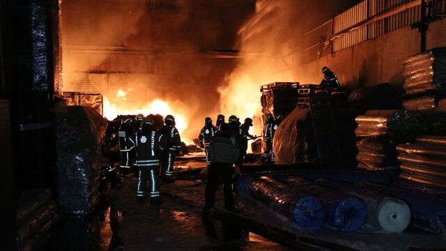 Eyüp'te fabrika yangını