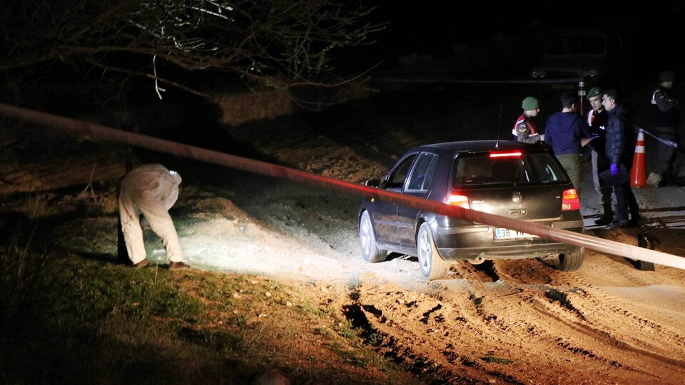 Baba ve 12 yaşındaki oğlu öldürüldü