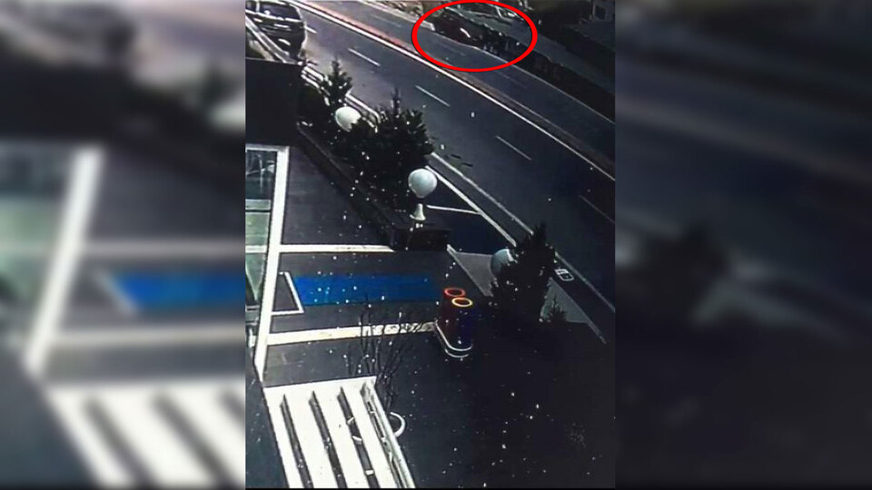 Küçük çocuk çatıya savrulmuştu! O sürücü tutuklandı