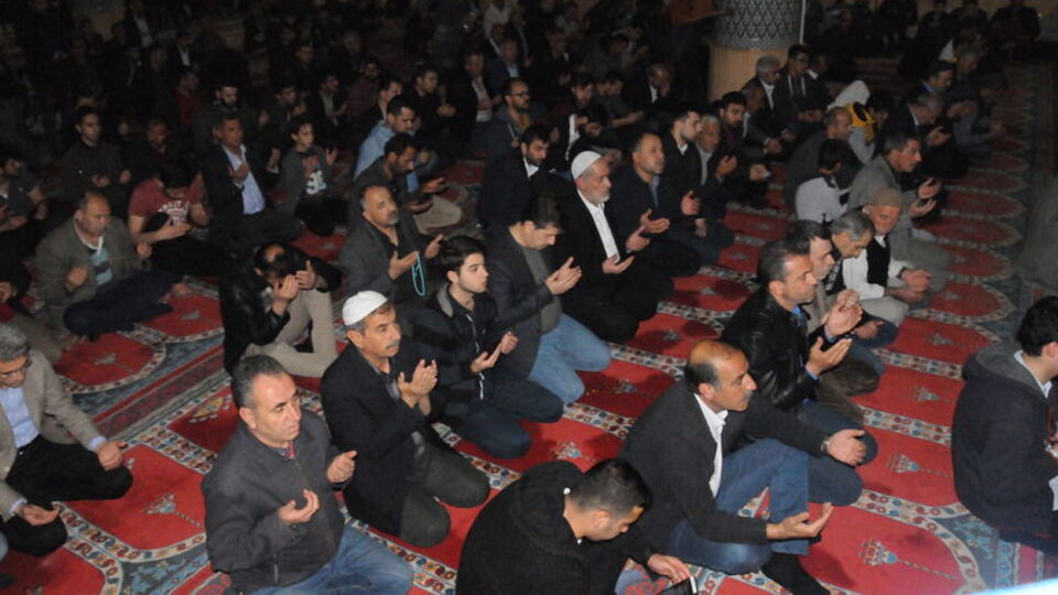 İstanbul Cuma saati kaçta?