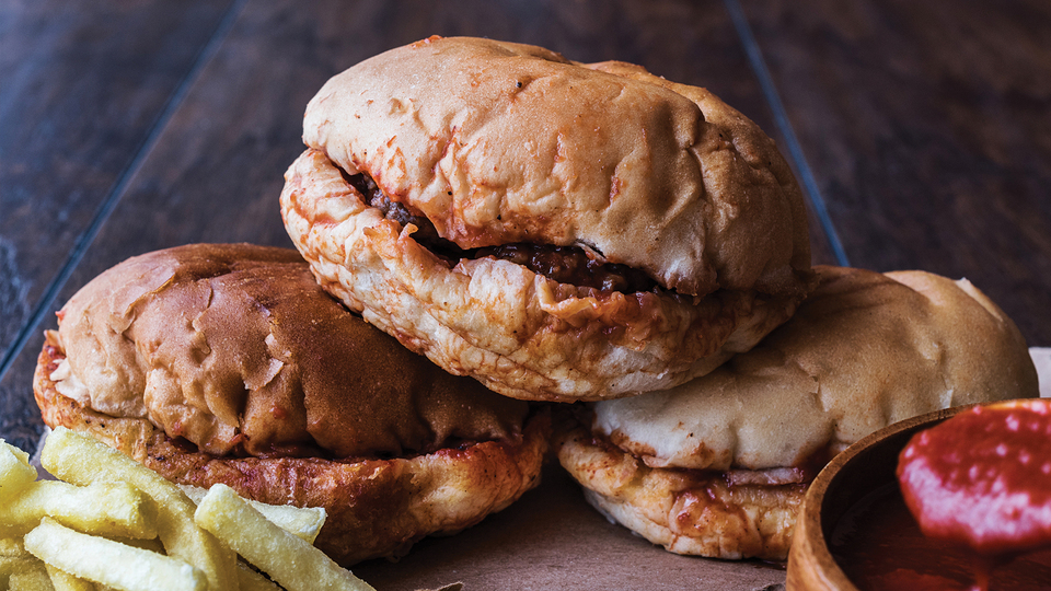 Sucuklu ıslak hamburger