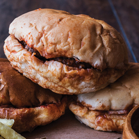 Sucuklu ıslak hamburger