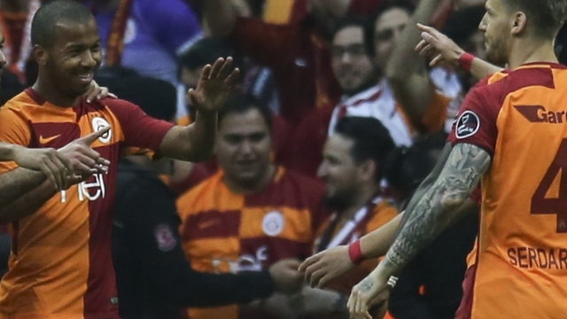 Galatasaray Barça'yı geride bıraktı