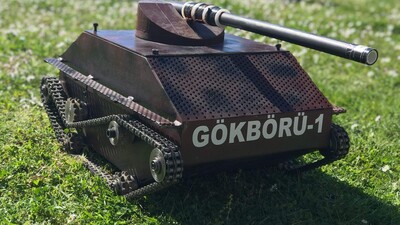 Üniversiteli öğrencilerden insansız tank aracı