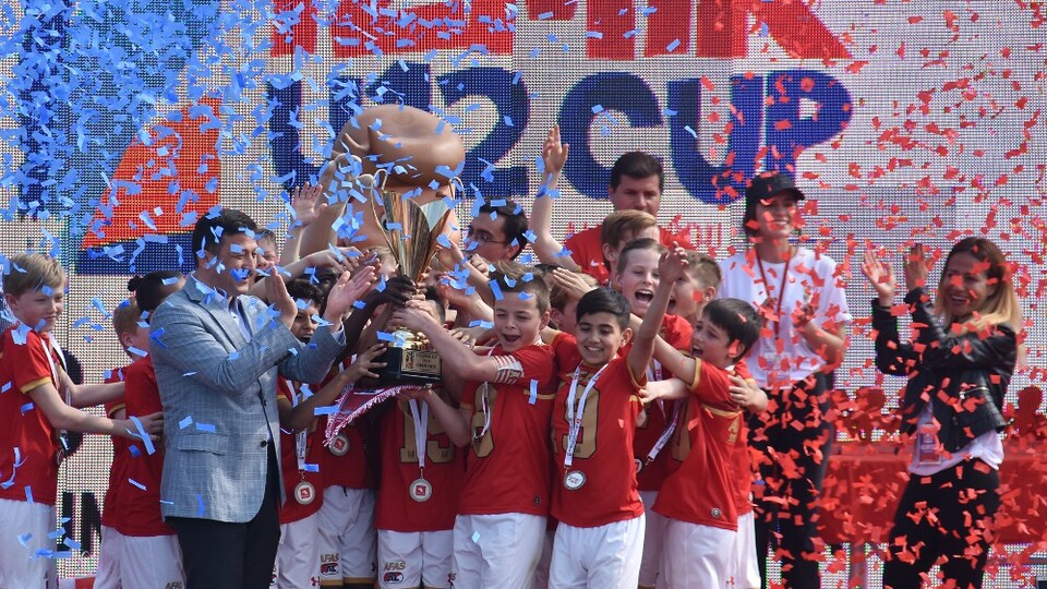 İzmir Kupası'nda şampiyon AZ Alkmaar
