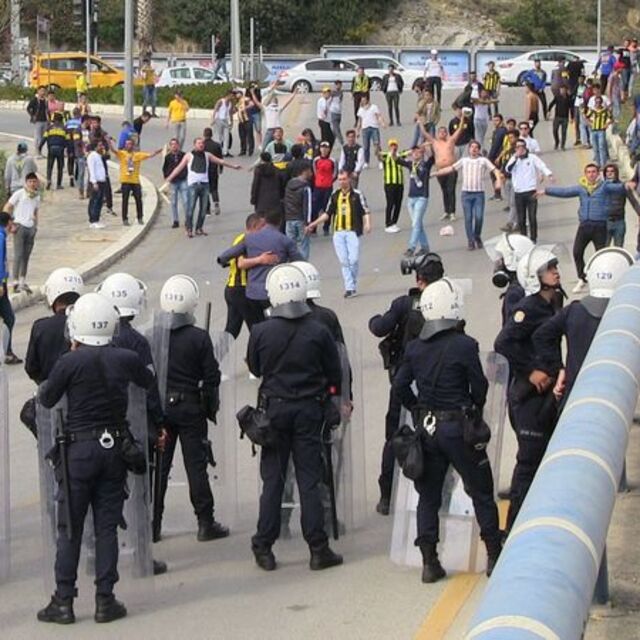 Bodrum'da maç sırasında stat dışında kavga