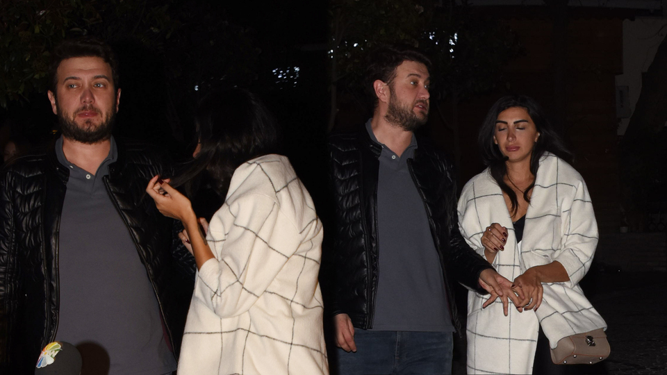 Flaşlar elleri ayırdı!