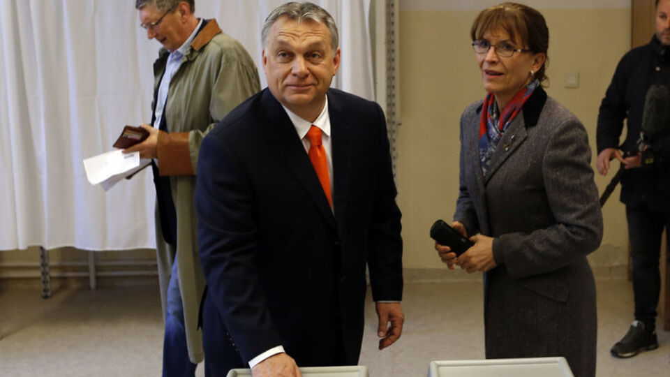 Macaristan'da Orban'dan ezici zafer!