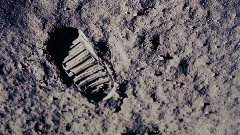 NASA'dan 'Ay Turu': İsteyen herkesi Ay'a götürüyor!