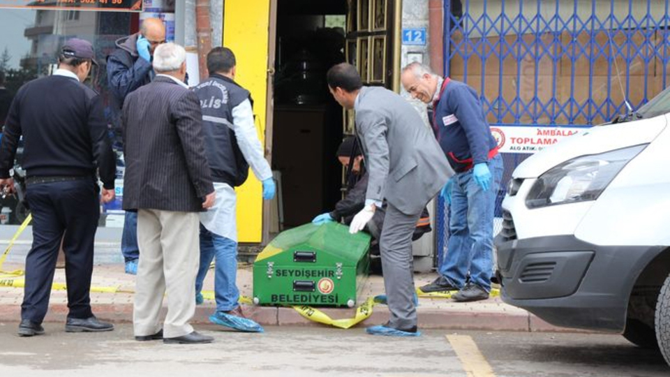 Polisi arayıp "İntihar edeceğiz" dedi, önce vurdu sonra kendine sıktı