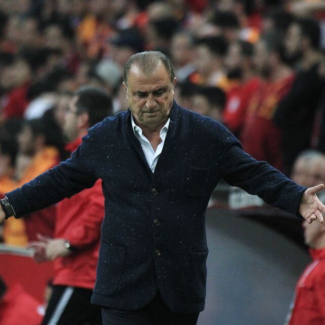Terim, Tudor'un gerisinde kaldı