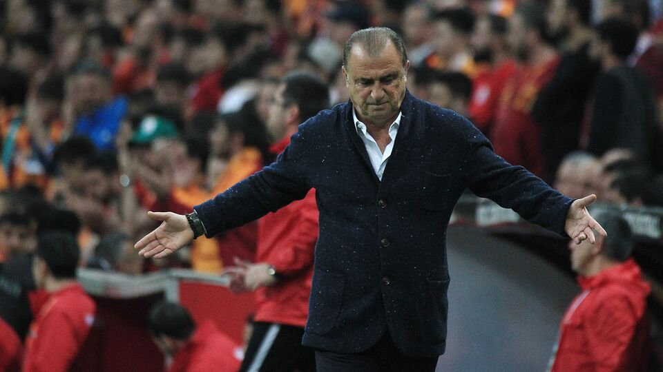 Terim, Tudor'un gerisinde kaldı