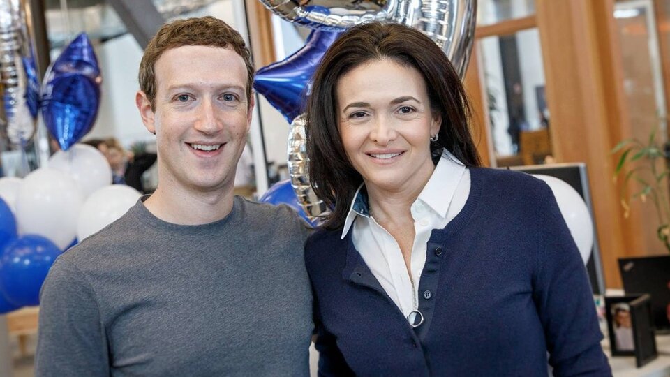 Facebook'ta yönetim krizi: Zuckerberg gidici mi?