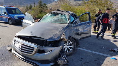 Ünlü sanatçı trafik kazası geçirdi