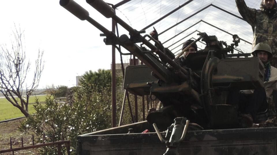 Yüksek tansiyon! Suriye ordusu ülke çapında alarma geçti!